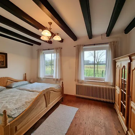 Alte Waldkate - Windschief Und Mitten In Der Σπίτι διακοπών