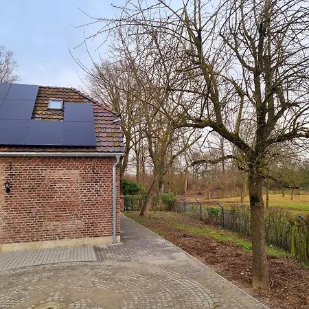 Feriehus Alte Waldkate - Windschief Und Mitten In Der *