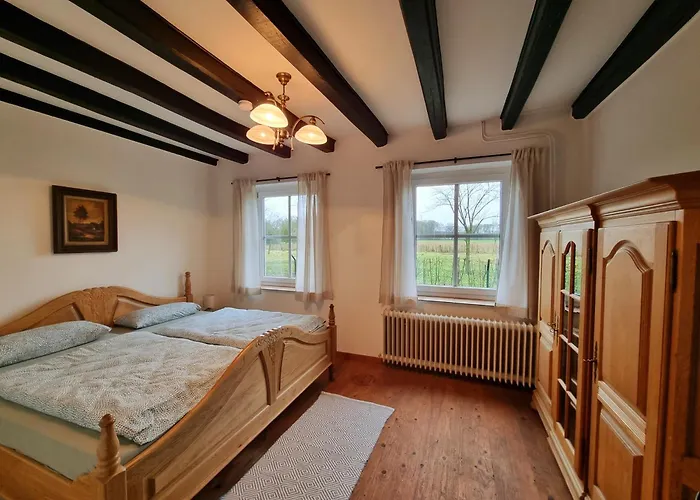 Alte Waldkate - Windschief Und Mitten In Der Feriehus