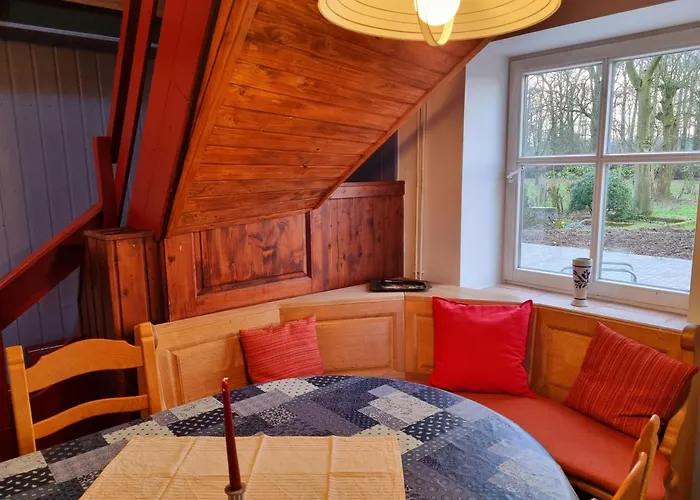 Alte Waldkate - Windschief Und Mitten In Der Feriehus